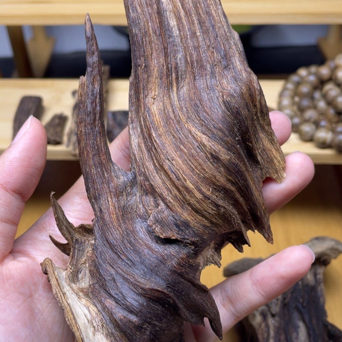 44克海南大山扭结老香