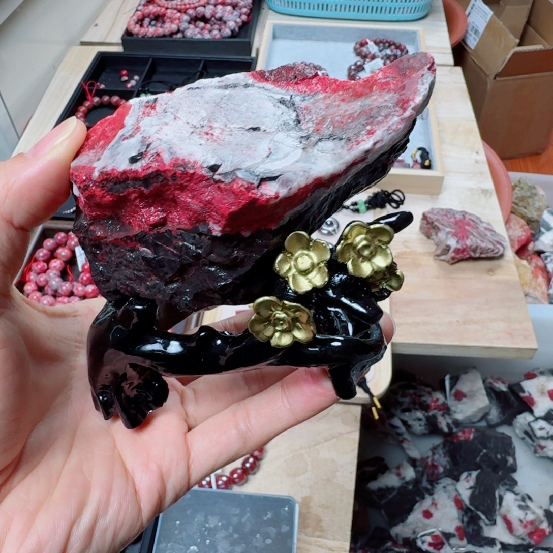 赤***雄天然辰砂毛料368克