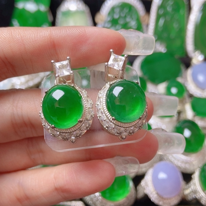 翡翠颈饰未镶嵌18219。    