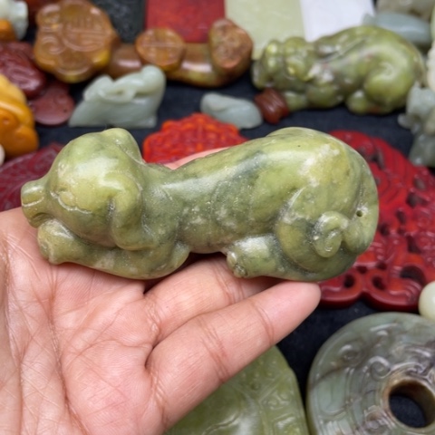 蛇纹石玉颈饰未镶嵌99