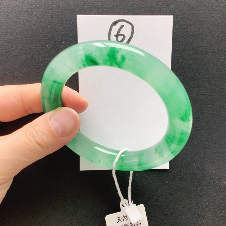 石英质玉（非洲翠）未镶嵌手镯