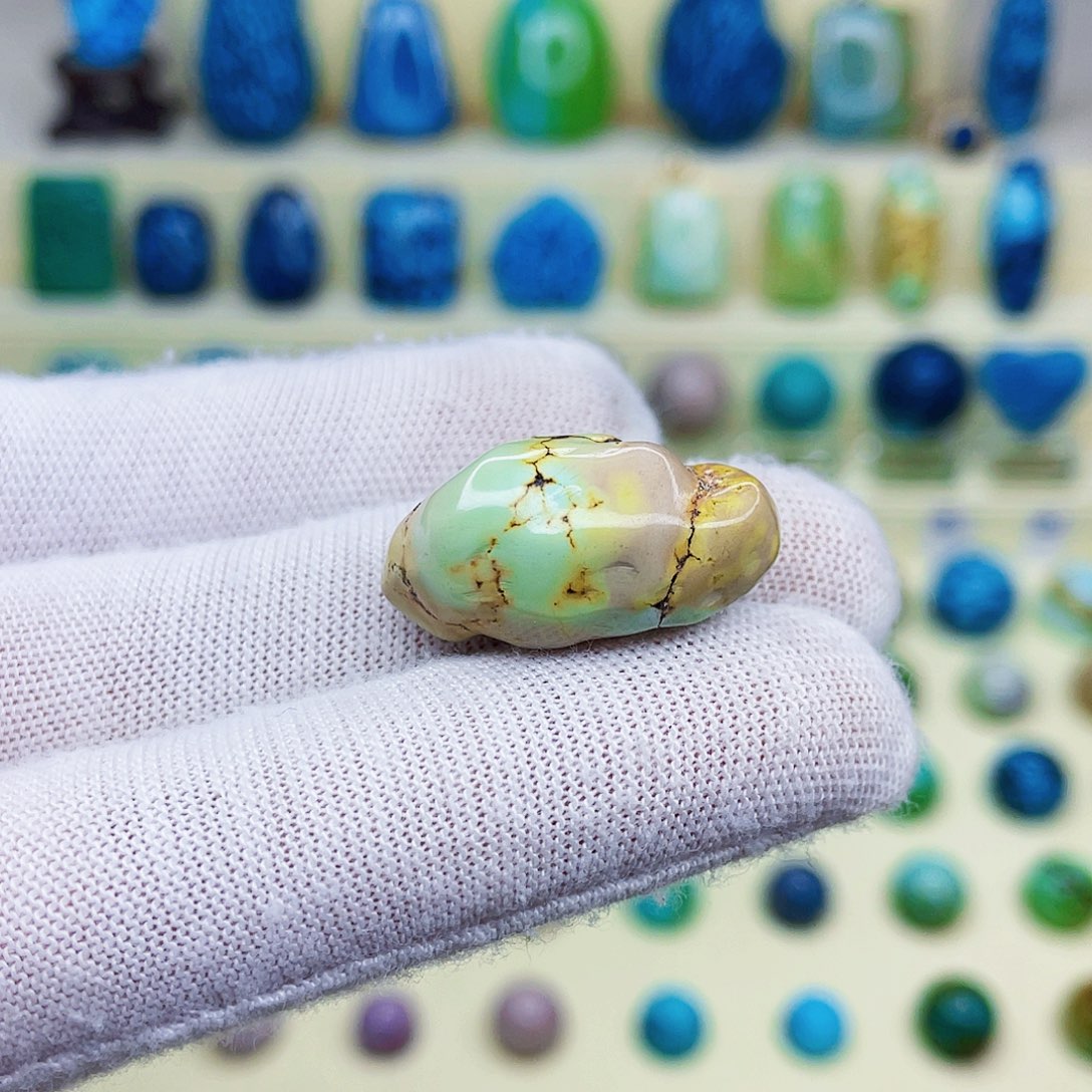 绿松石绿松石未镶嵌