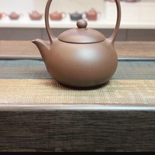 紫砂茶壶紫泥半手工瑕（180 cc）