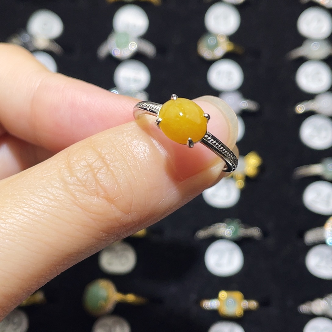 翡翠未镶嵌戒指戒指