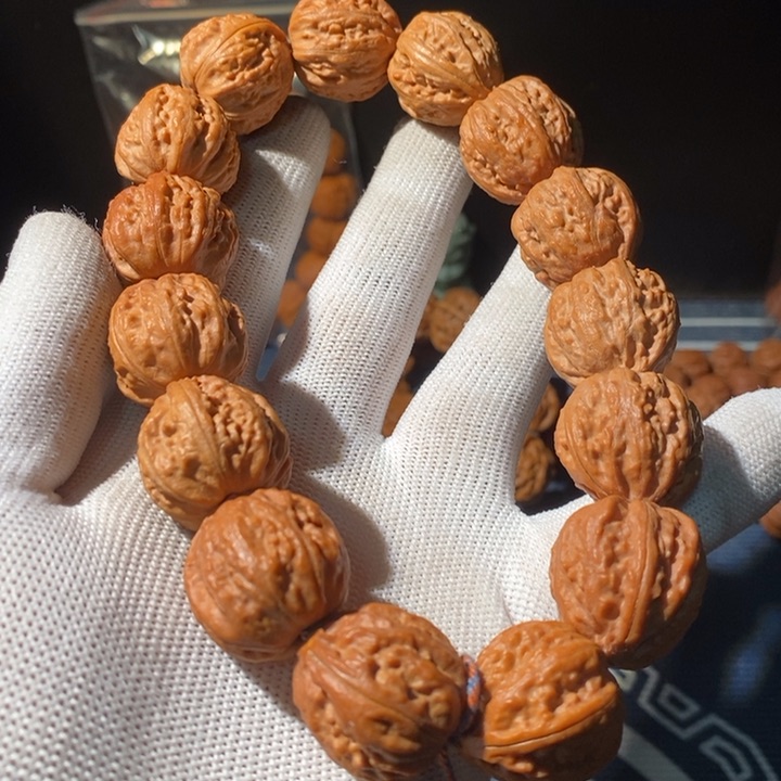 文玩核桃手串……54