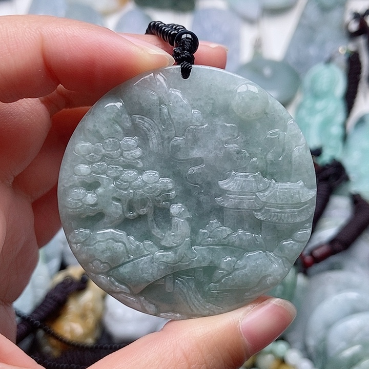 翡翠颈饰未镶嵌翡翠