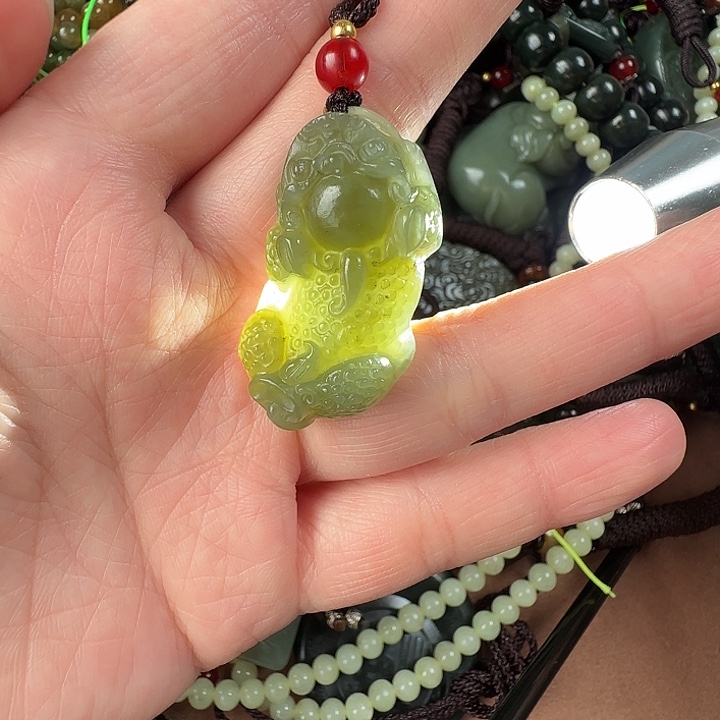 和田玉颈饰未镶嵌