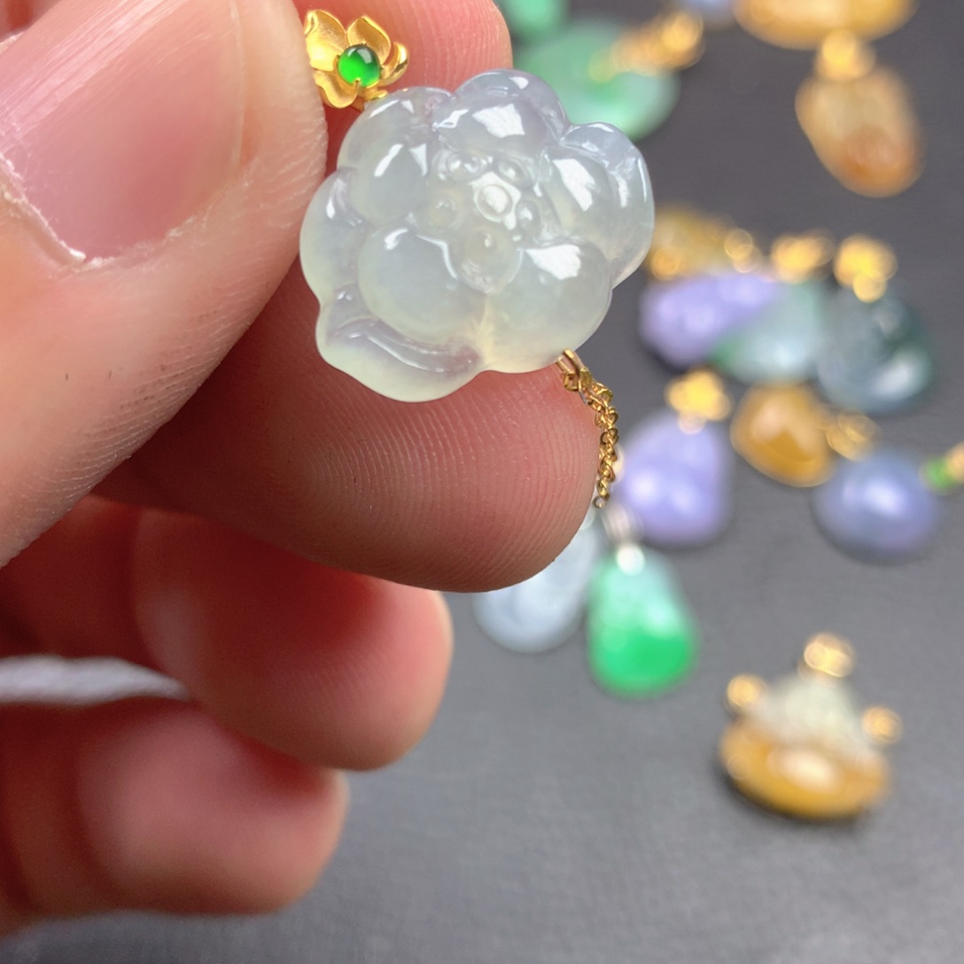 【闪购商品】颈饰18K金镶嵌翡翠翡翠