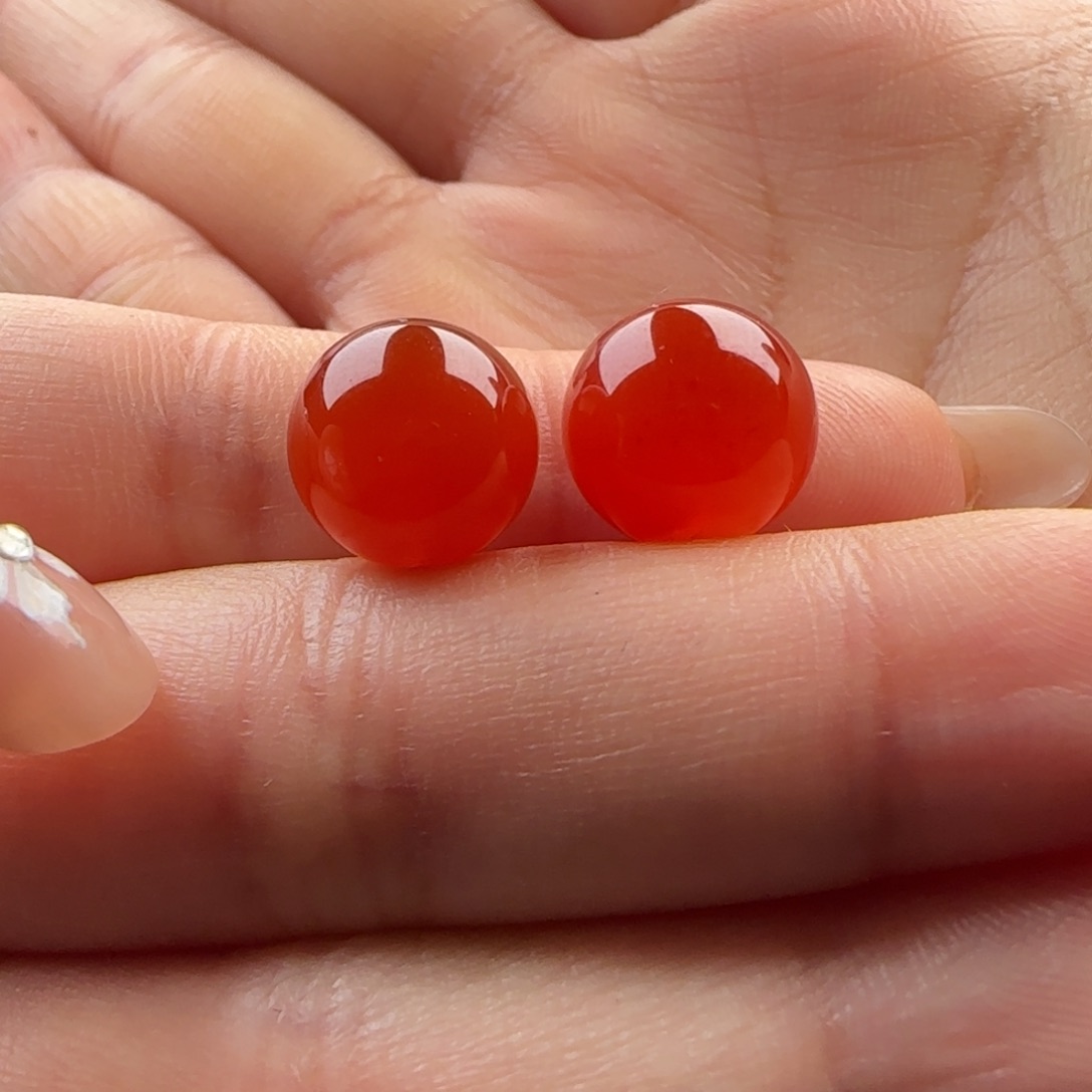 南红玛瑙未镶嵌圆珠对珠10.8，