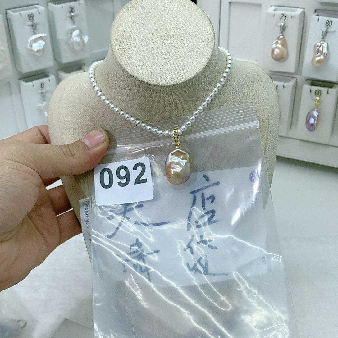 淡水珍珠颈饰合金