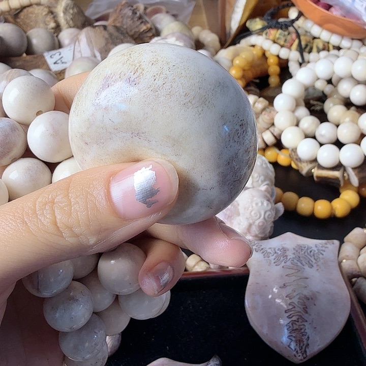 天*养殖鹿角雕刻面包圈