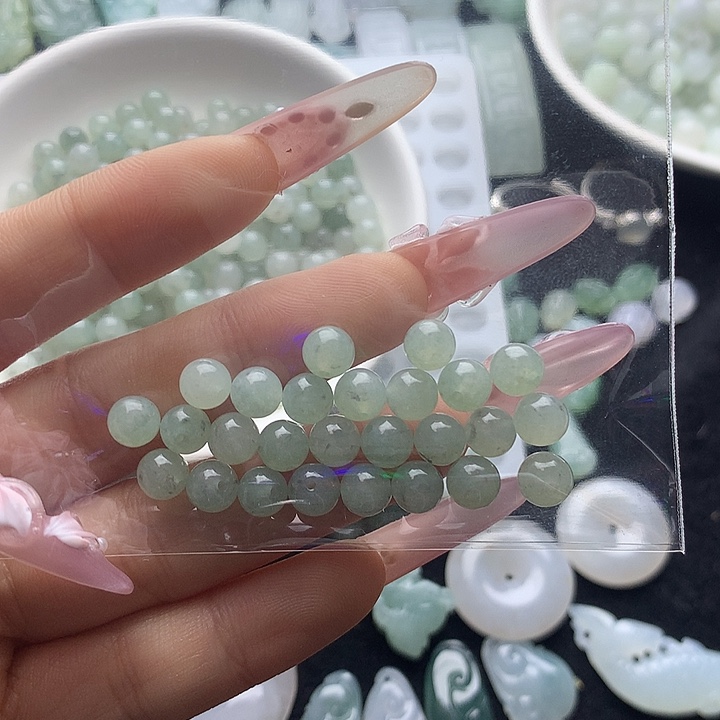 奶***)翡翠未镶嵌挂件天然翡翠