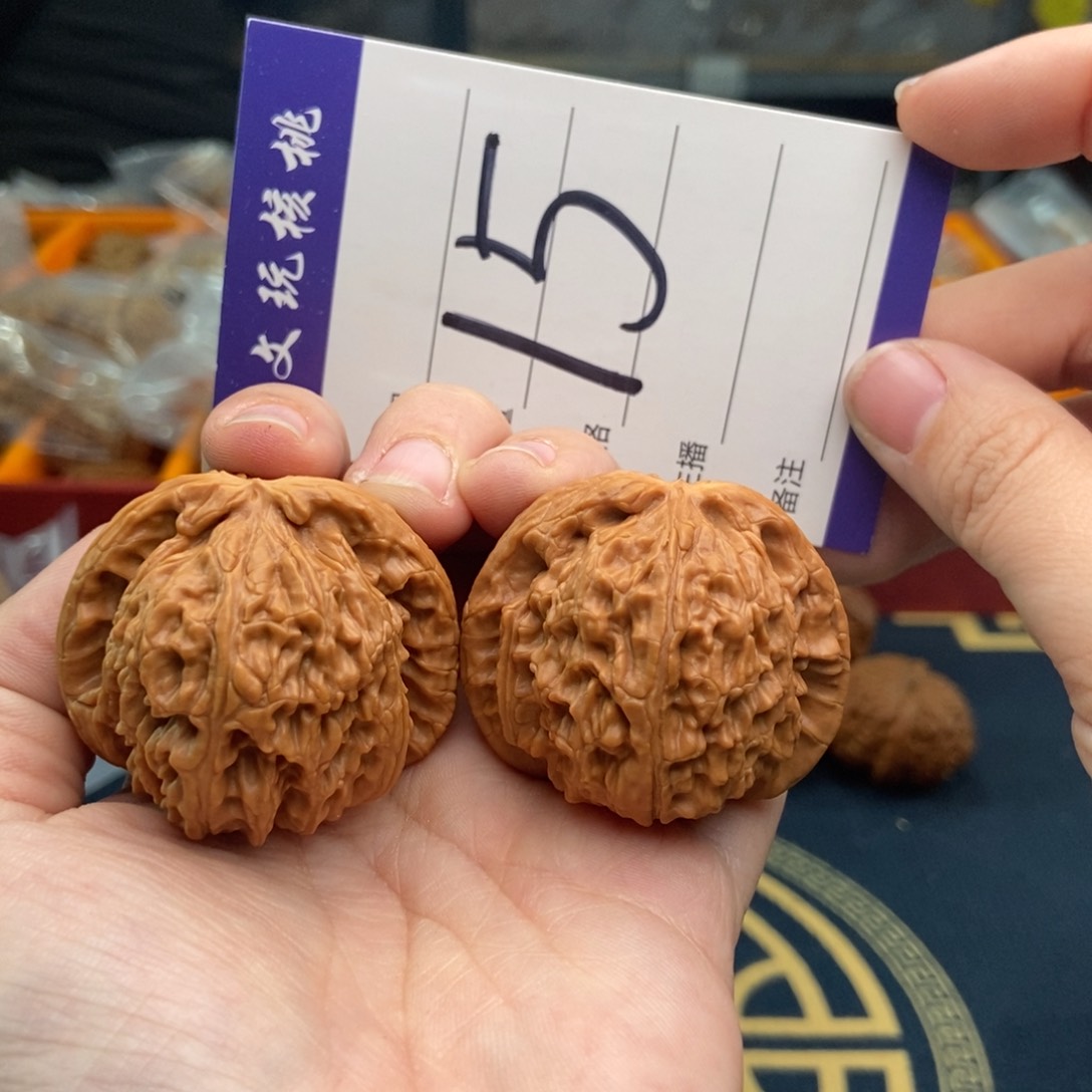 文玩核桃吊坠41白狮子