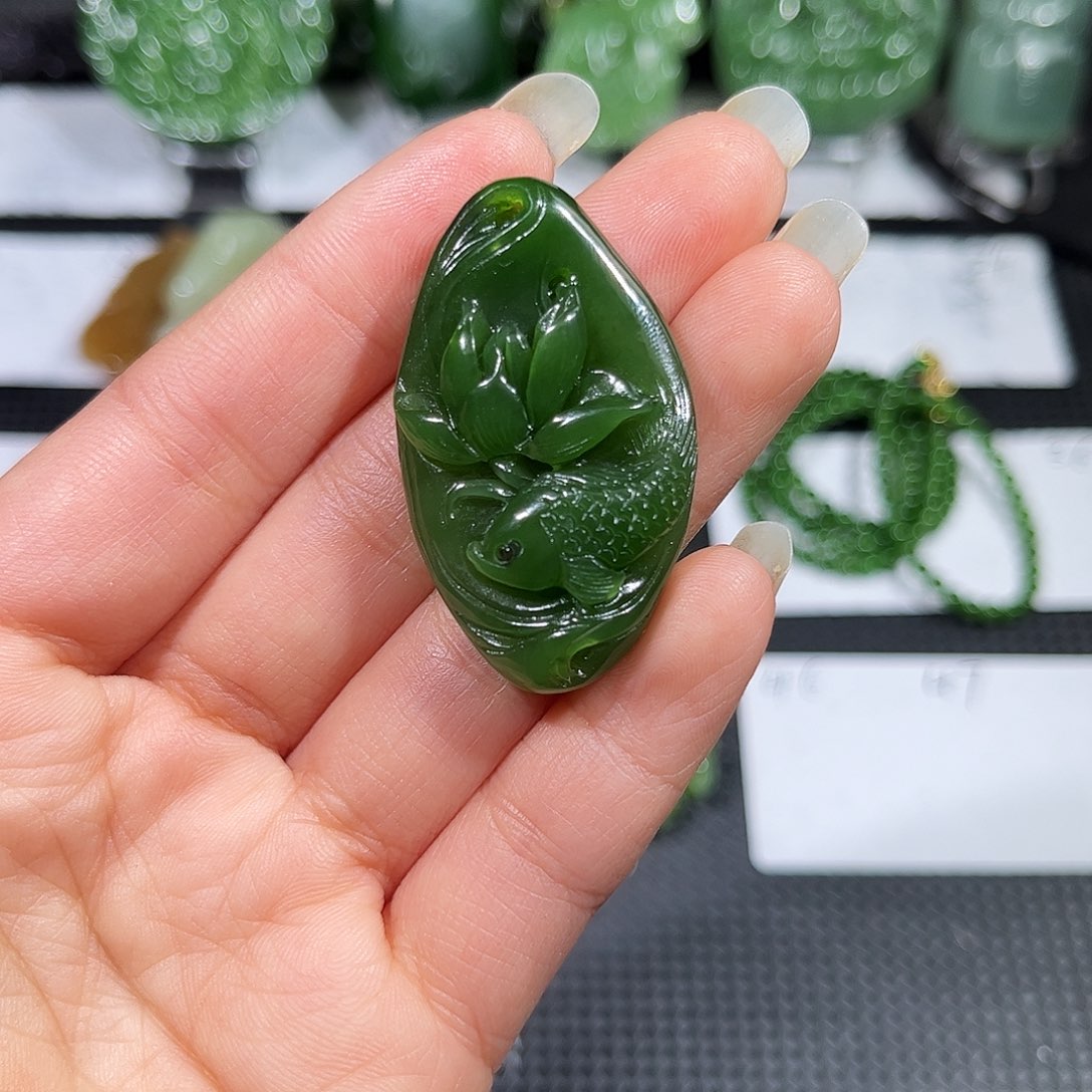 和田玉未镶嵌颈饰