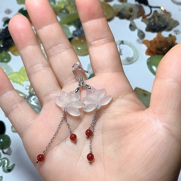 蛇纹石玉未镶嵌耳环