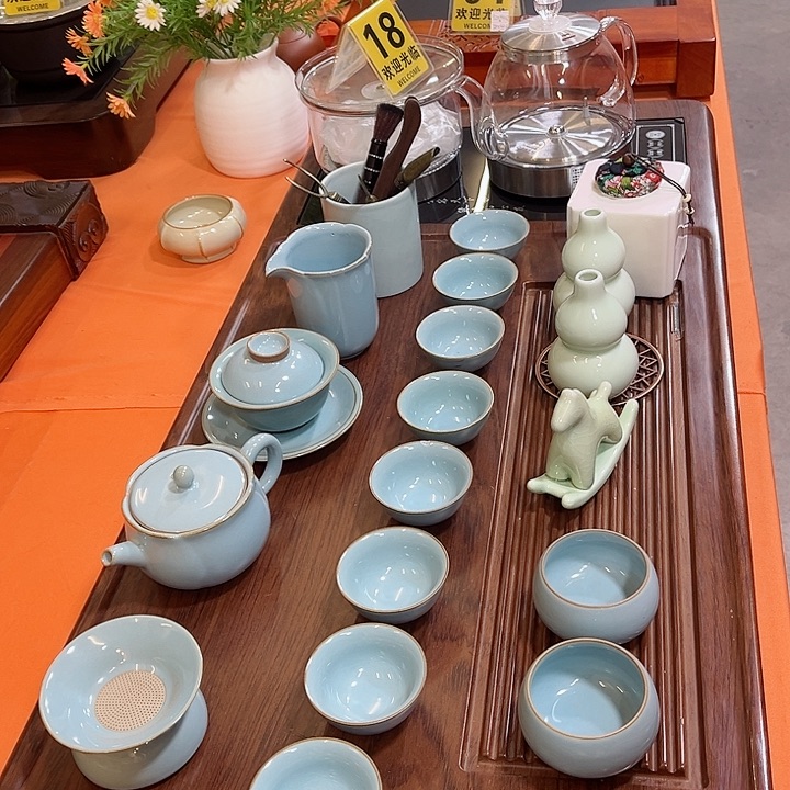 这个时候才开始发的短信呀笑了