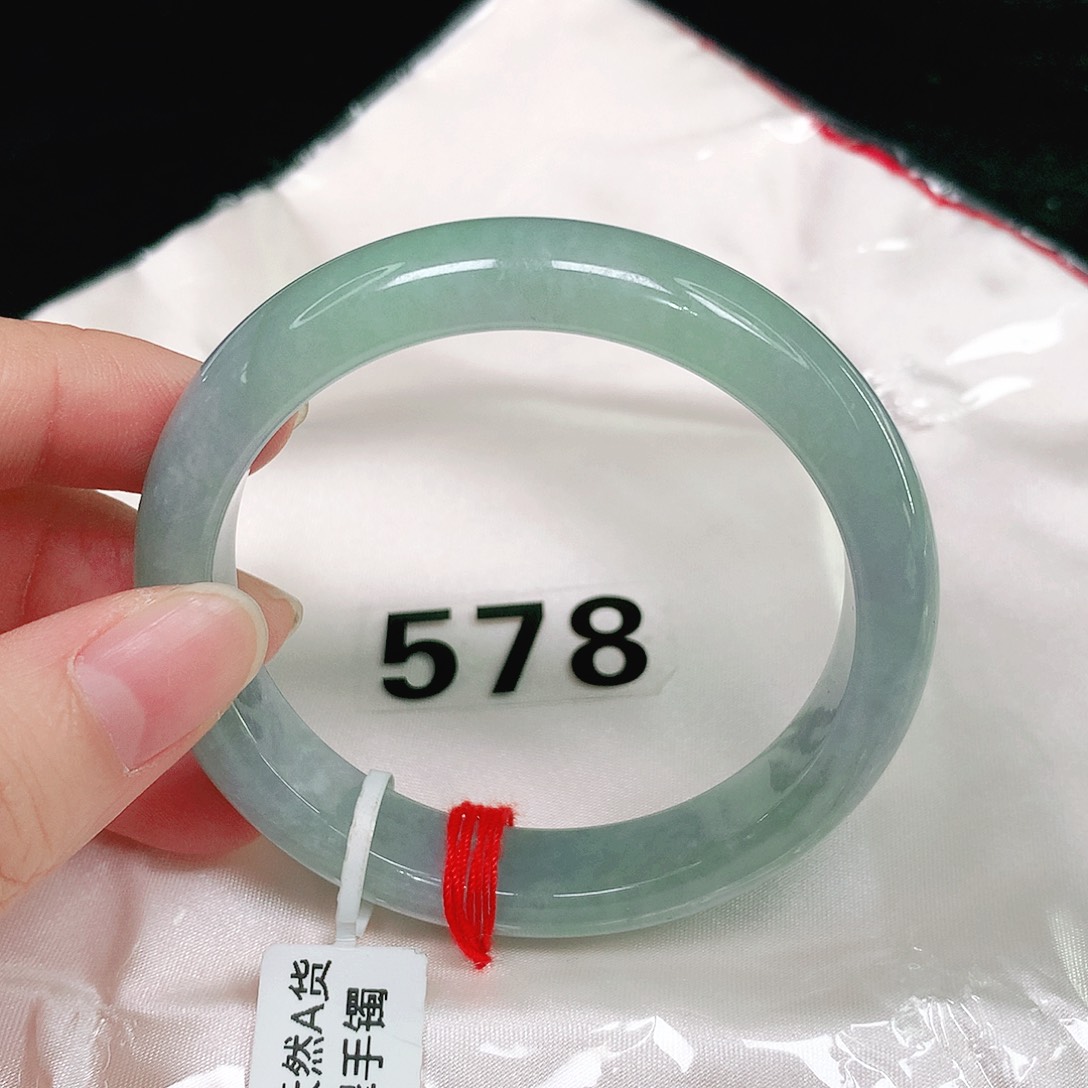回***度翡翠手镯未镶嵌翡翠手镯未镶嵌