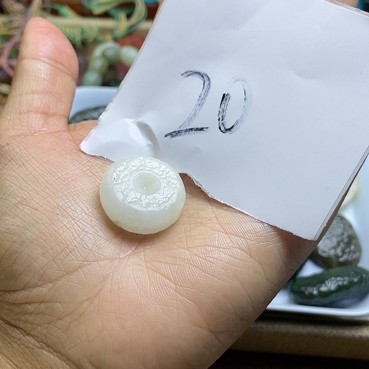 和田玉（糖玉）颈饰未镶嵌/*t20