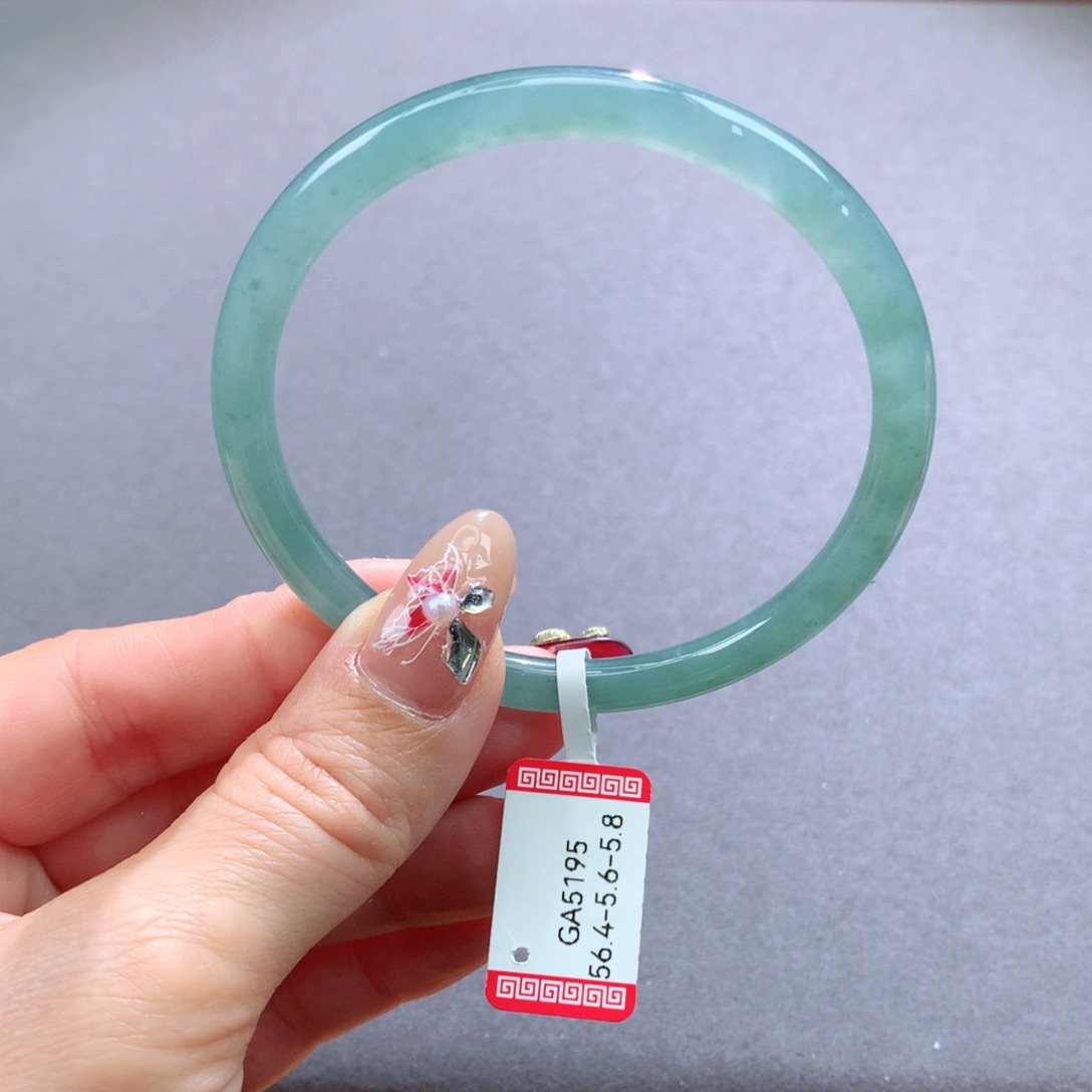 翡翠手镯未镶嵌天然翡翠手镯叮当镯