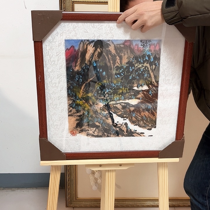 国画新年快乐哈小女孩小