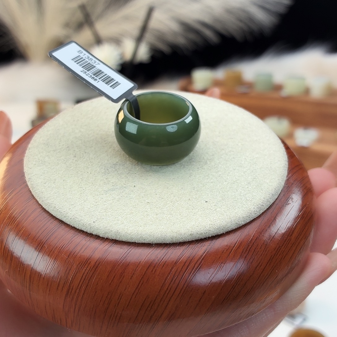 和田玉未镶嵌戒指墨绿墩墩17.4mmj24