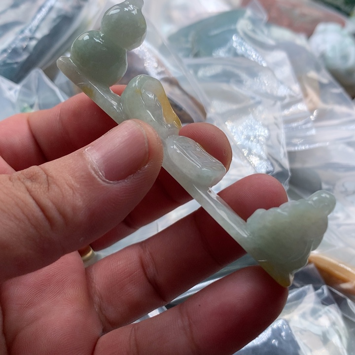 翡翠未镶嵌颈饰保真天然a货翡翠