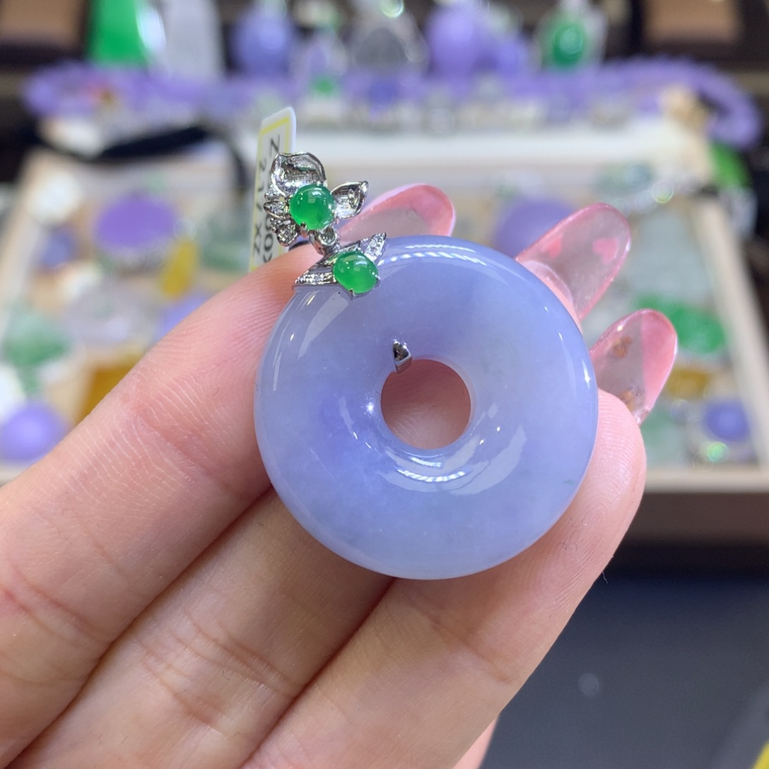 翡翠颈饰18K金镶嵌翡翠