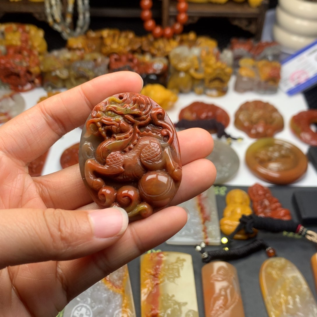 石英质玉（黄龙玉）挂件未镶嵌