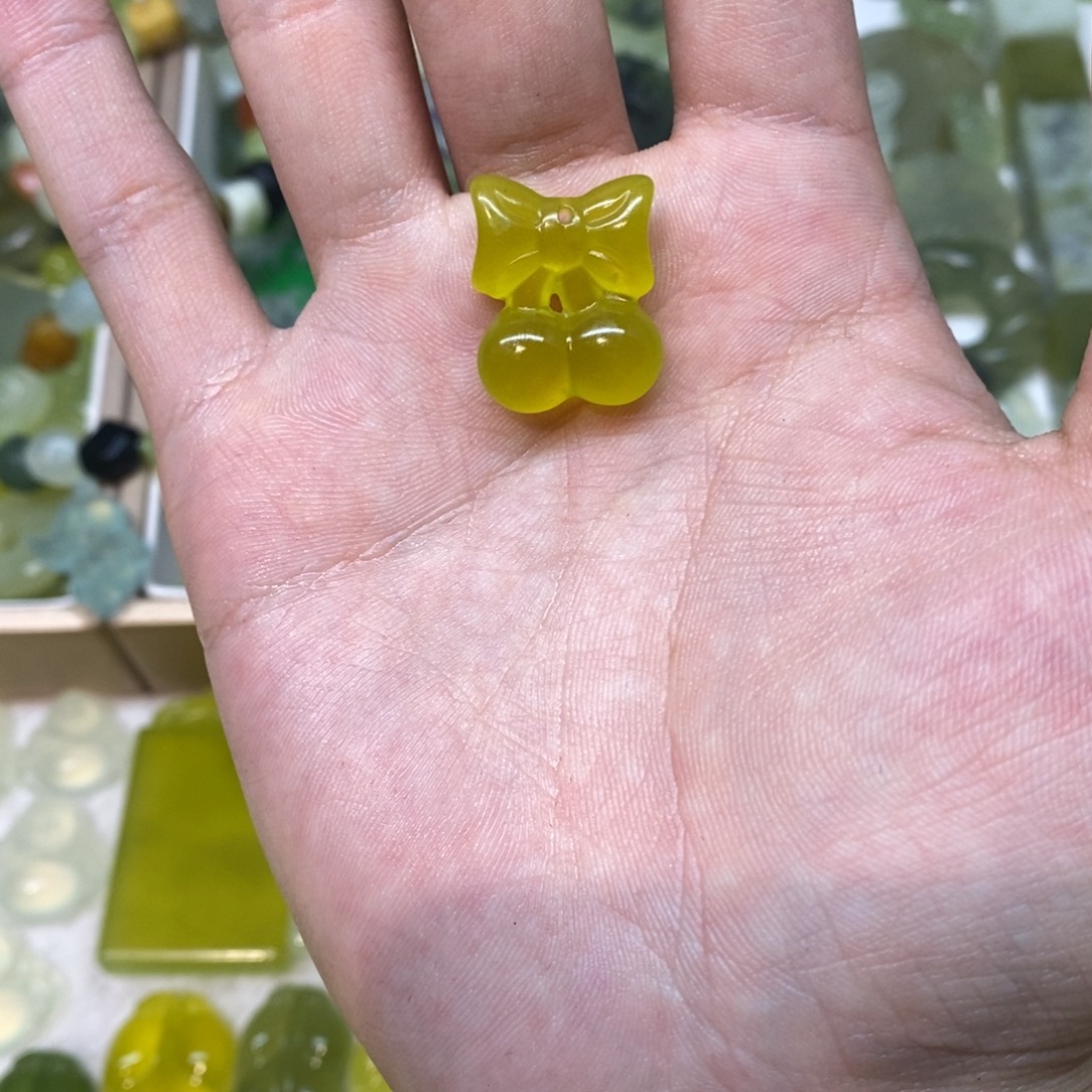 岫玉未镶嵌吊坠(不含链)