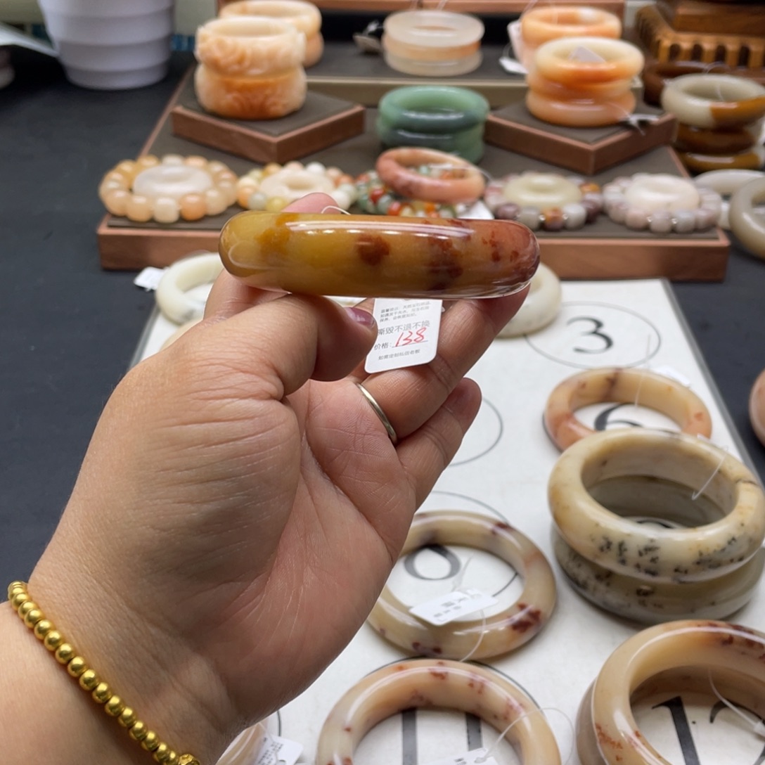 猫****石英岩玉未镶嵌手镯