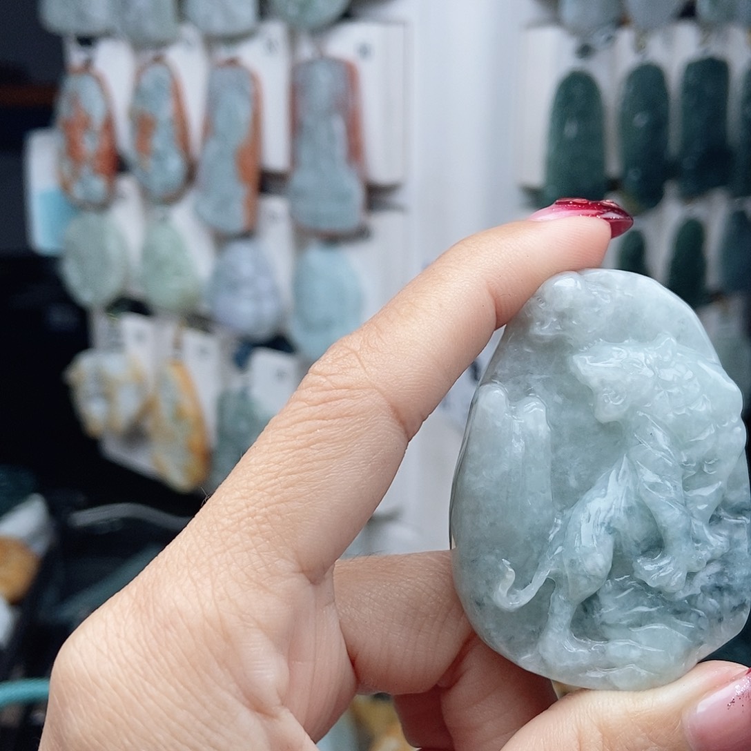 翡翠颈饰未镶嵌翡翠