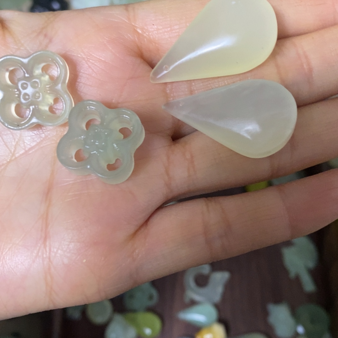 蛇纹石玉未镶嵌天然岫玉