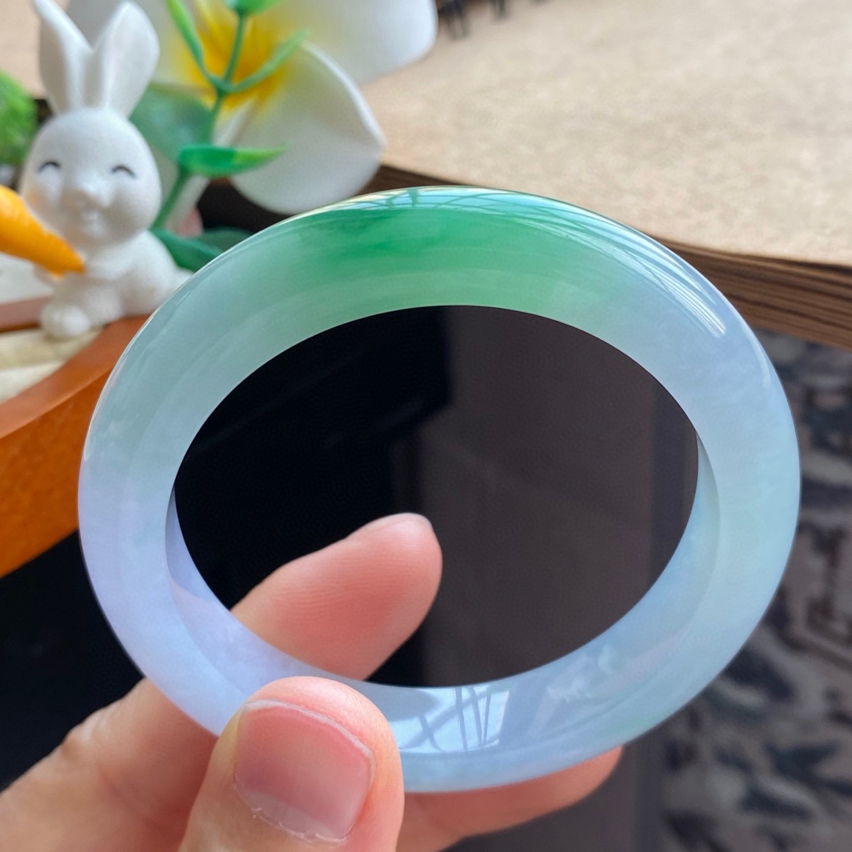 4.1批2551号翡翠手镯50.9-10.9-8.1翠绿淡春彩！绿意盎然的色彩！