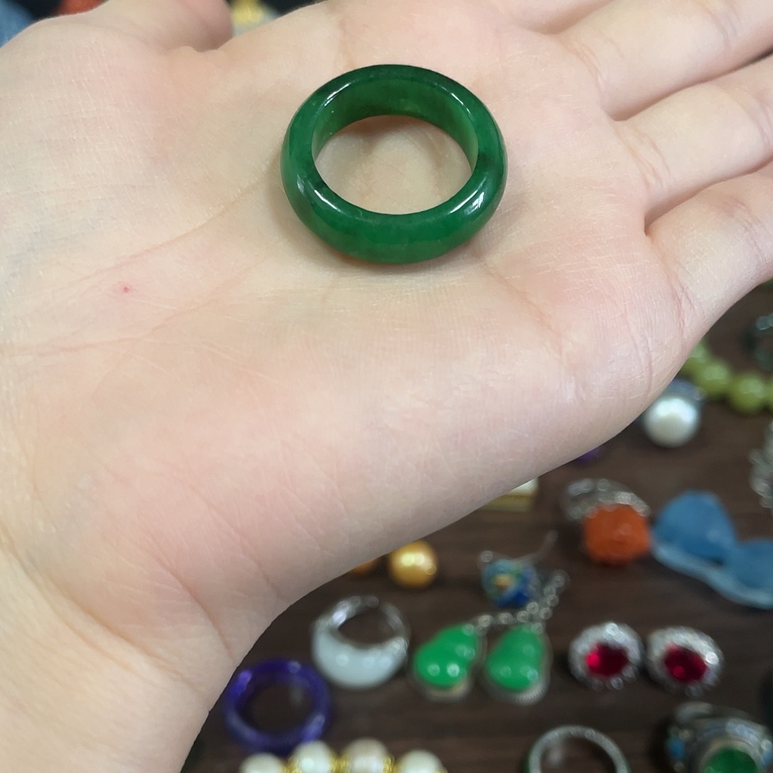 翡翠未镶嵌戒圈我是真的喜欢这个风格