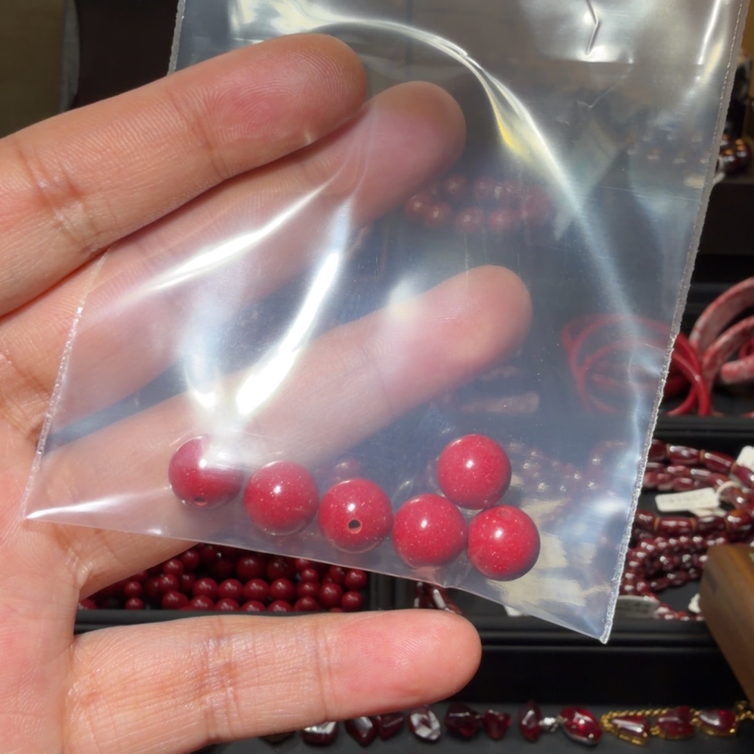 天然辰砂红晶砂6颗