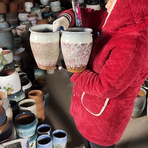 口17高23瑕疵盆子。