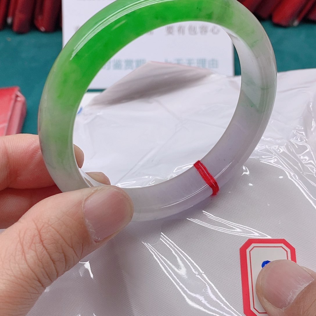 翡翠手镯未镶嵌大*姐7222222222