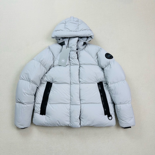 未使用 CANADA GOOSE 黑标可拆卸连帽羽绒服/XL码/WL2080