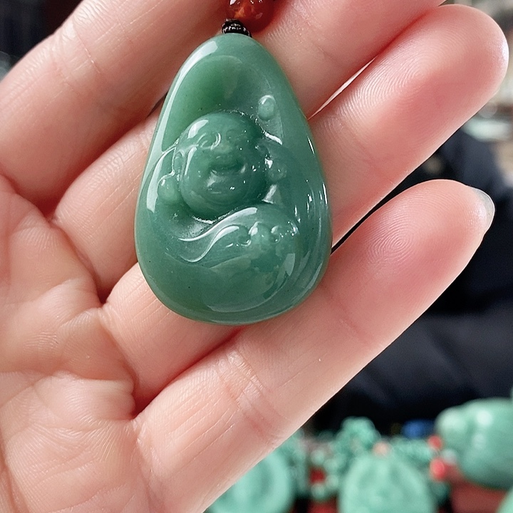 密玉（石英质玉）颈饰未镶嵌