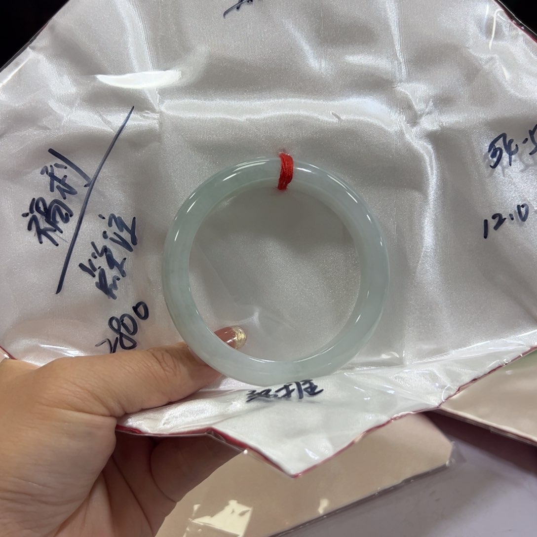 翡翠手镯未镶嵌A****米手镯