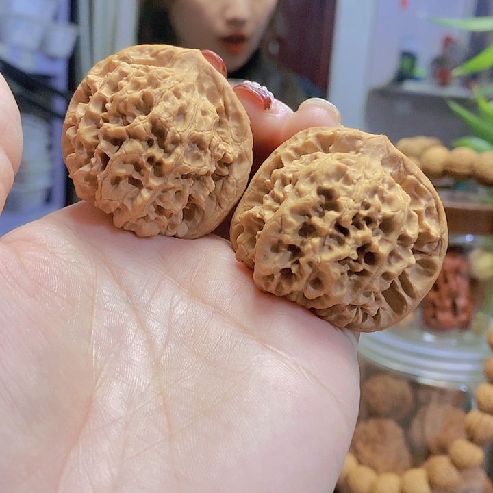 【闪购商品】文玩核桃把件43.5官帽
