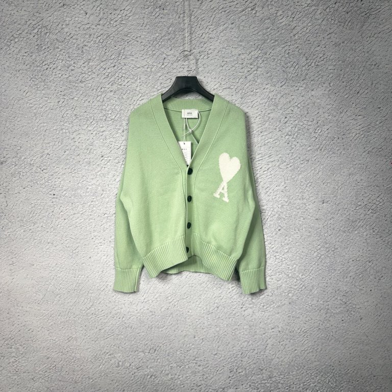 99新 AMIPARIS SS22 大爱心白标Logo混纺合身落肩V领针织开衫毛衣