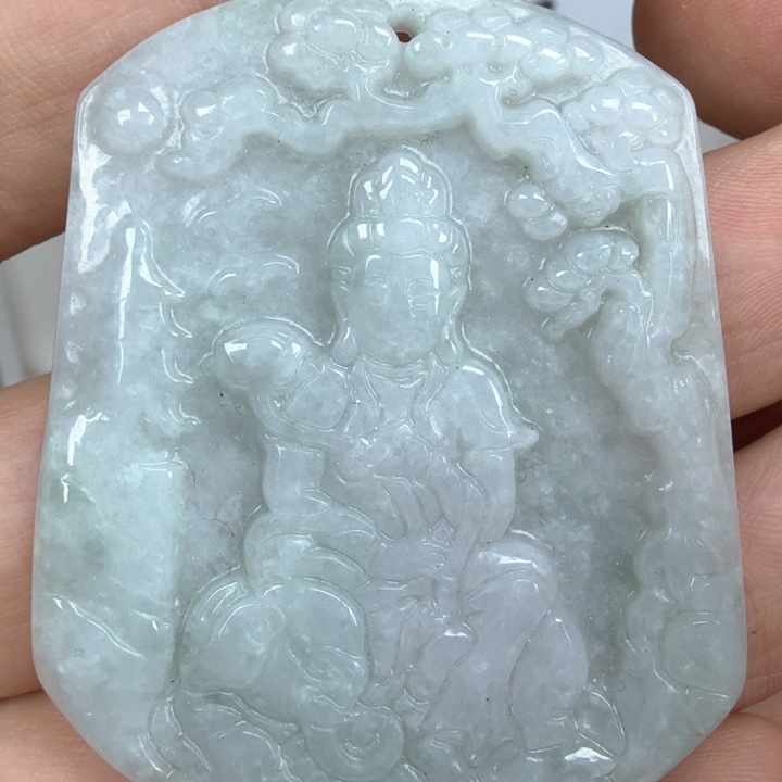 翡翠挂件未镶嵌翡翠