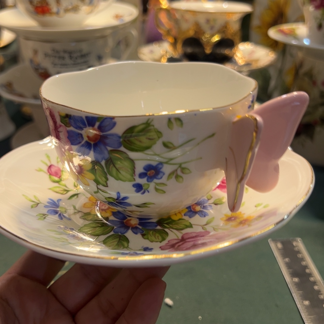 鹿与海陶瓷有限公司