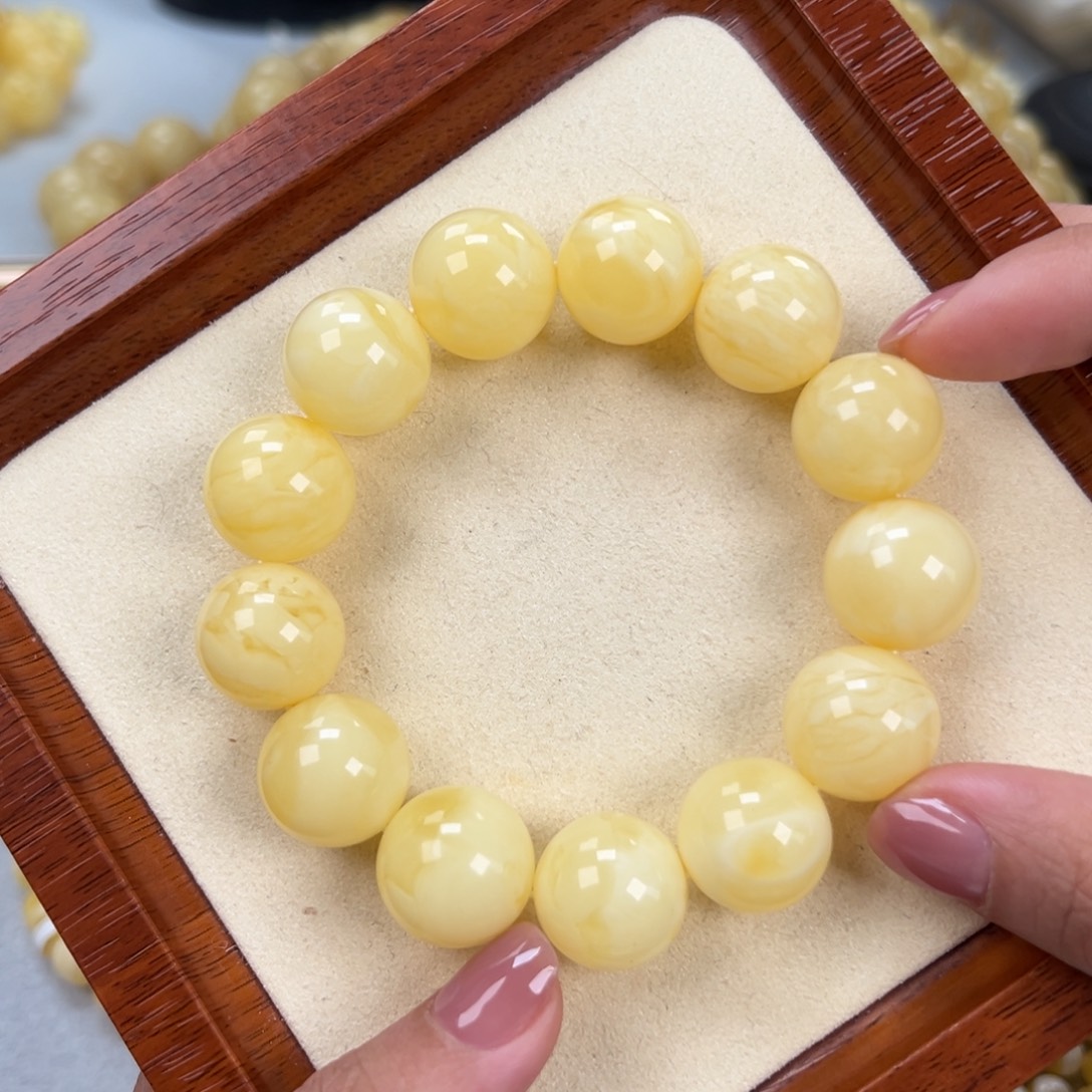 琥珀未镶嵌手链37.4克