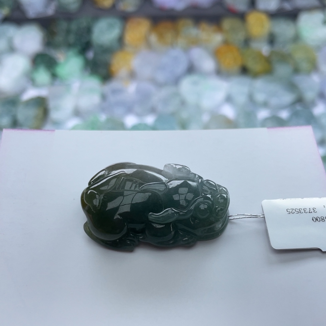 翡翠颈饰未镶嵌貔貅