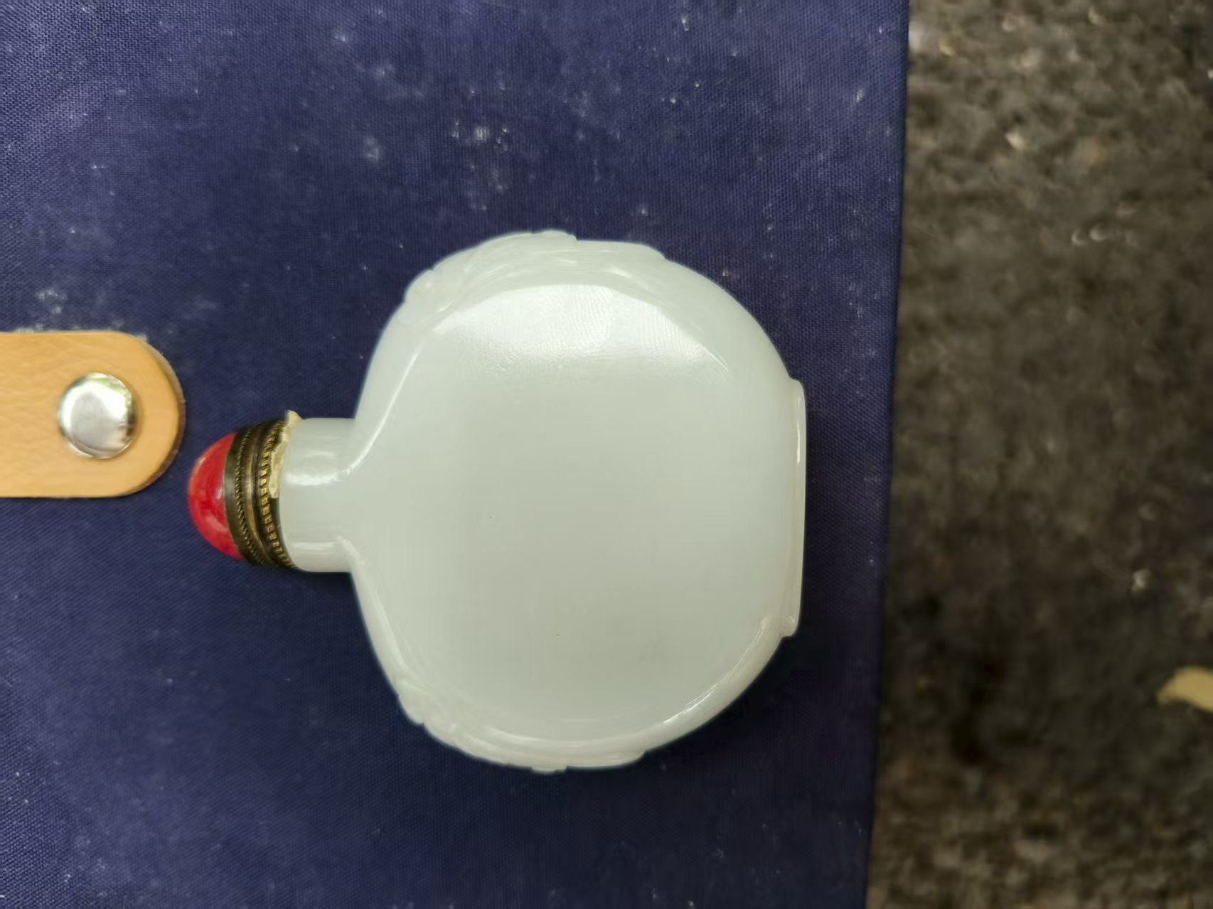 文玩手工雕刻鼻烟壶把玩件