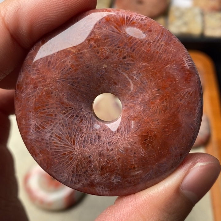 硅化玉颈饰未镶嵌满**气