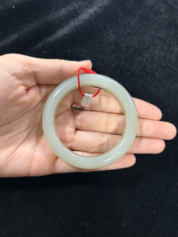 新疆和田玉近矿54手镯