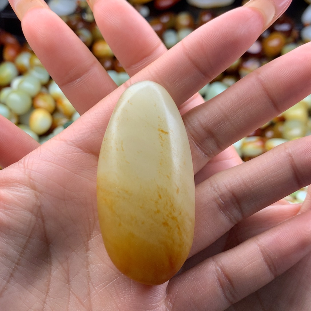 向***鹤和田玉未镶嵌手链